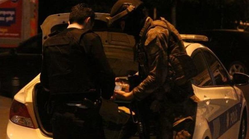 K&uuml;&ccedil;&uuml;k&ccedil;ekmece'de Ter&ouml;r Operasyonu (1)