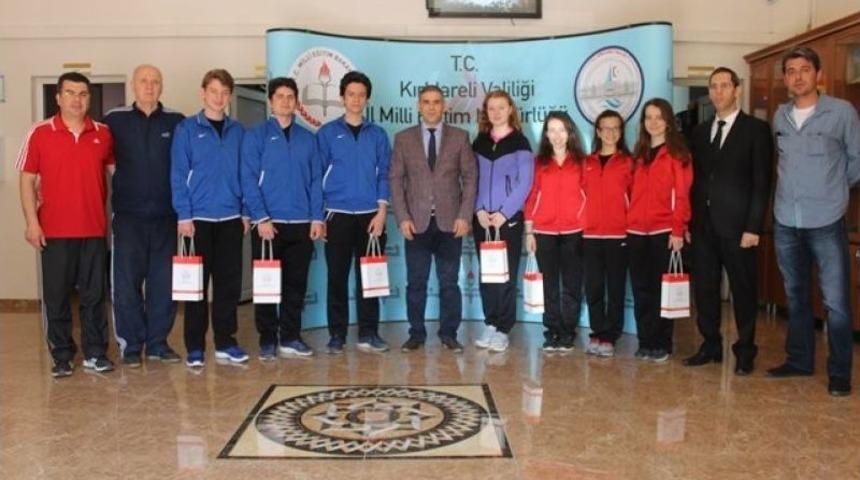 Başaralı &Ouml;ğrenciler İl Milli Eğitim M&uuml;d&uuml;r&uuml; Aşım&rsquo;ı Ziyaret Etti