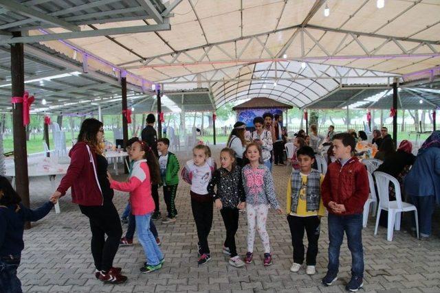 İşleri G&uuml;&ccedil;leri Kardeşlik 1