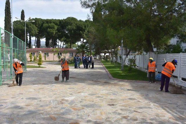 Nazilli’de Parklara Kadın Eli Değdi