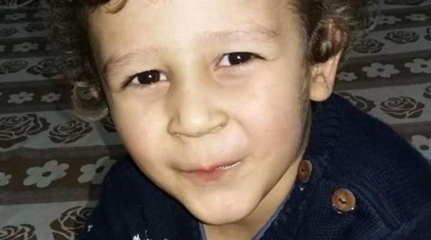 Kamyonun &Ccedil;arptığı 5 Yaşındaki &Ccedil;ocuk &Ouml;ld&uuml;