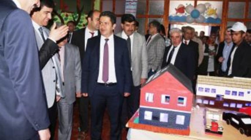 Erciş&rsquo;te T&uuml;bitak Bilim Fuarı Şenliği