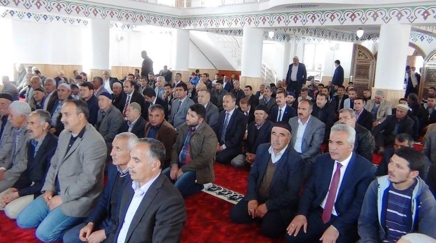 Erciş&rsquo;te Hazreti &Ouml;mer Camisi Hizmete A&ccedil;ıldı