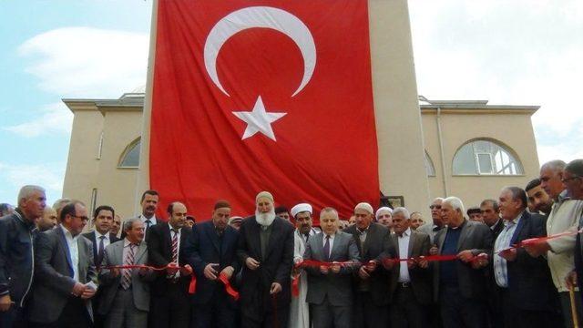 Erciş&rsquo;te Hazreti &Ouml;mer Camisi Hizmete A&ccedil;ıldı 3