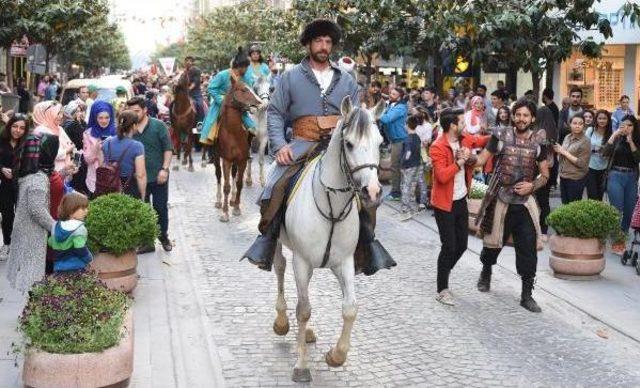 Altın Ok Festivali'ne Renkli Açılış