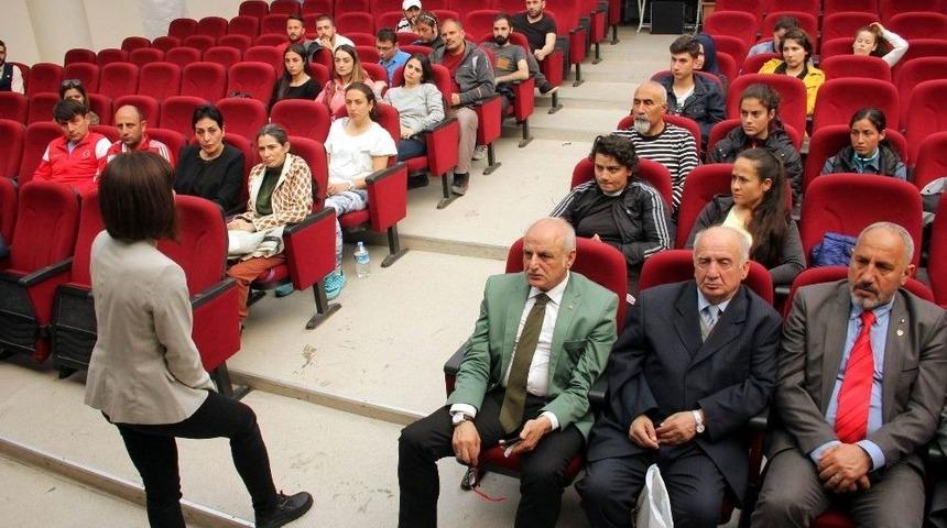 Samsun&rsquo;da &rsquo;ıaaf &Ccedil;ocuk Atletizmi Antren&ouml;r Eğitim Semineri&rsquo; D&uuml;zenlendi