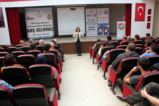 Samsun’da ’ıaaf Çocuk Atletizmi Antrenör Eğitim Semineri’ Düzenlendi