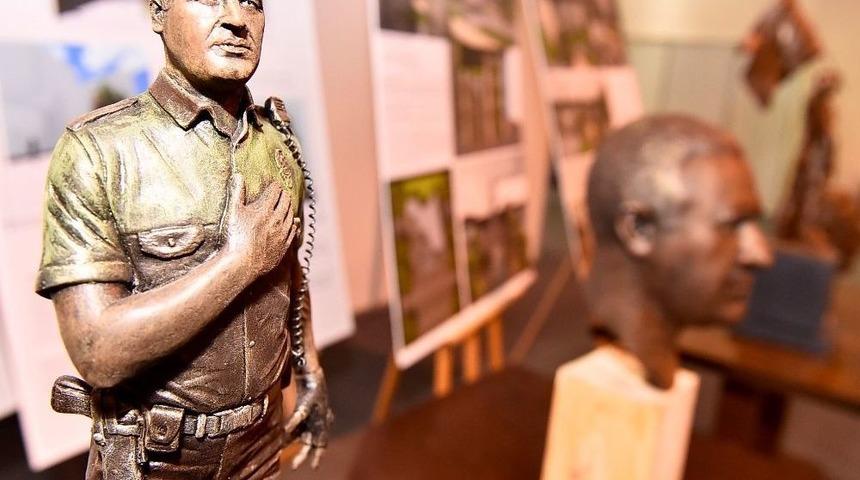 Kahraman Polis Şehit Fethi Sekin&rsquo;e Yakışan Anıt