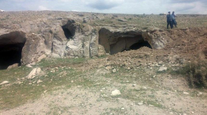 Aksaray&rsquo;da Ka&ccedil;ak Kazı Yapan 3 Kişi Su&ccedil;&uuml;st&uuml; Yakalandı