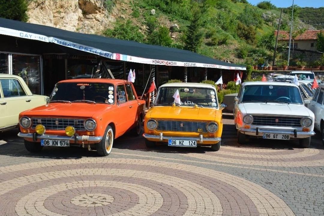 Murat 124 Sevdalısı 60 Klasik Otomobil Bilecik&rsquo;te Buluştu