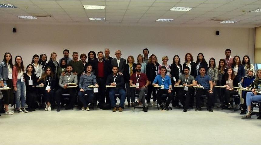 Başkan Hazinedar, Proje At&ouml;lyesinde &Uuml;niversitelilerle Buluştu