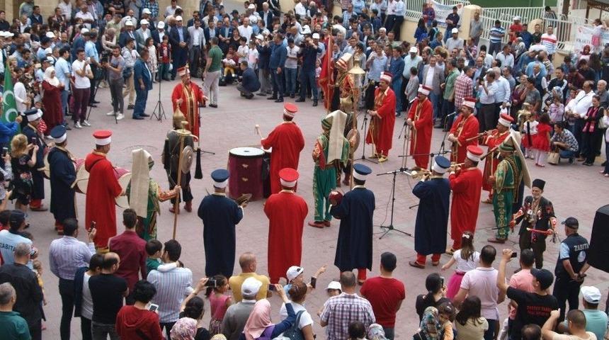 Mehteran Takımın G&ouml;sterisi Tarsusluları Mest Etti