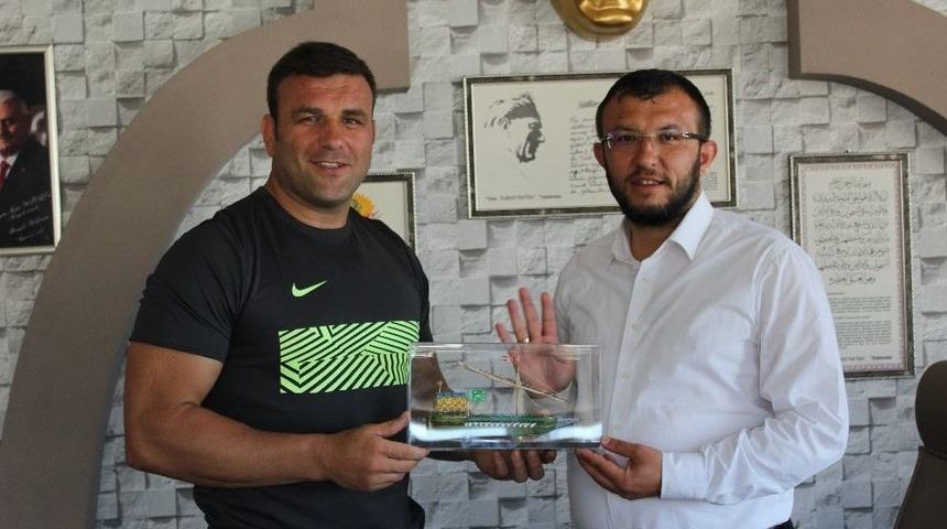 Başpehlivanlardan Başkan Yavaş&rsquo;a Ziyaret