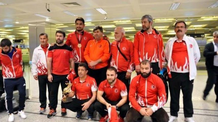 Milli G&uuml;reş&ccedil;i Akg&uuml;l&rsquo;Den 5 Madalya S&ouml;z&uuml;