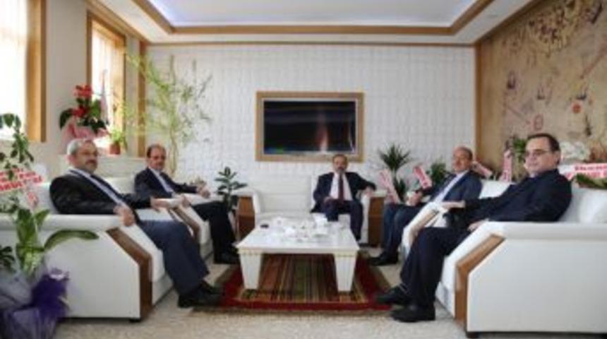 Vali İsmail Ustaoğlu, Rektör Selçuk Coşkun’u Ziyaret Etti