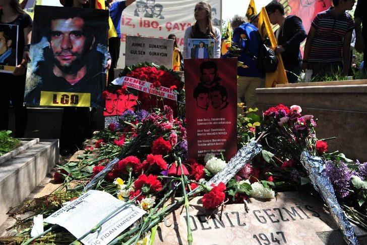 Deniz Gezmiş Ve Arkadaşları Mezarı Başında Anıldı G2