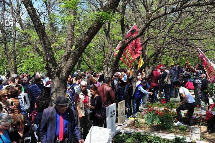 Deniz Gezmiş Ve Arkadaşları Mezarı Başında Anıldı G5