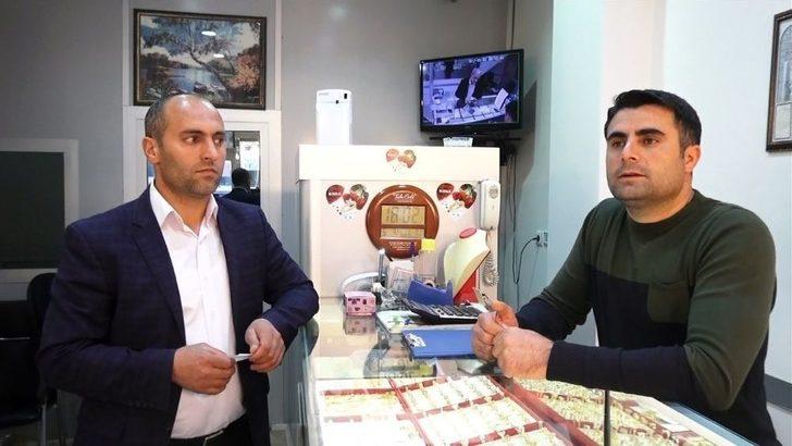 Yaşlı Dolandırıcının Rahatlığı G1