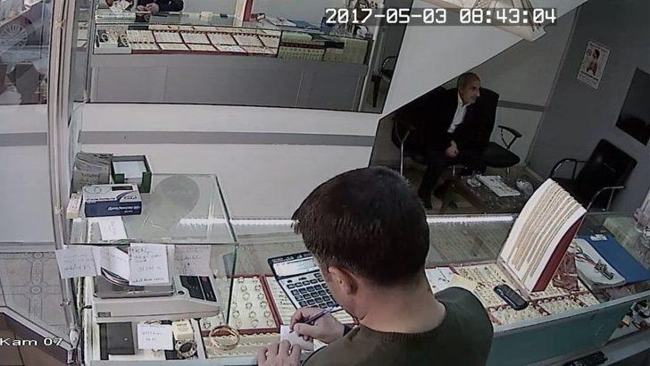 Yaşlı Dolandırıcının Rahatlığı G5