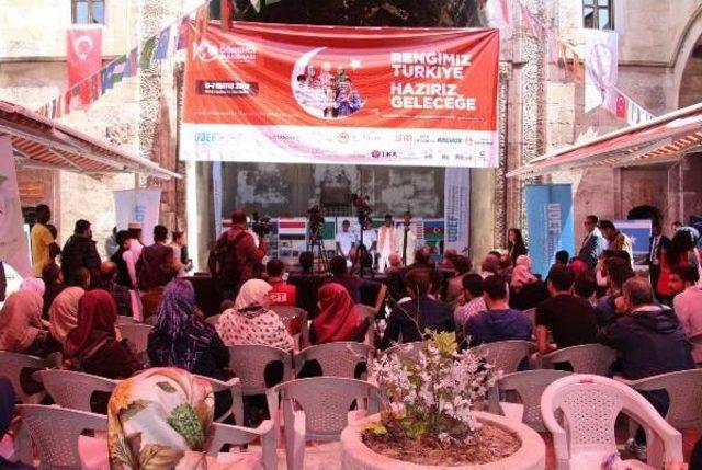 Sivas ta Yabancı &Ouml;ğrencilerden Y&ouml;resel Sergi 3