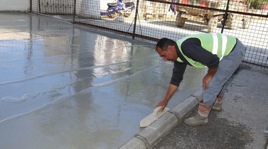 Ekipler &Ouml;ğrencilerin Rahatı İ&ccedil;in İşbaşında