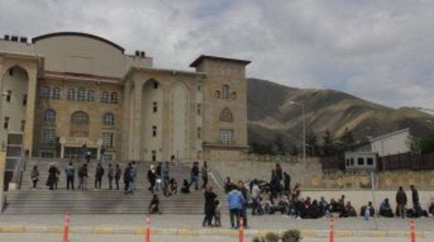 Suriye Uyruklu 100 G&ouml;&ccedil;men Hakkari&rsquo;ye Geldi