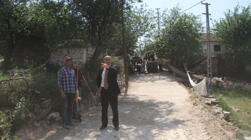 &Ccedil;alışmayı Yerinde İncelerken Vatandaşın Sorunlarını Da Dinledi