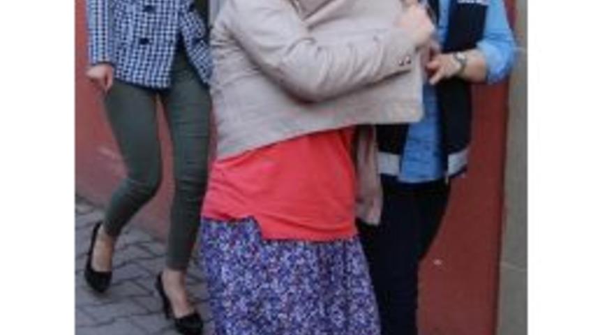 Evlenme Vaadiyle Altın Ve Para Gasp Eden 2 Kadın Tutuklandı