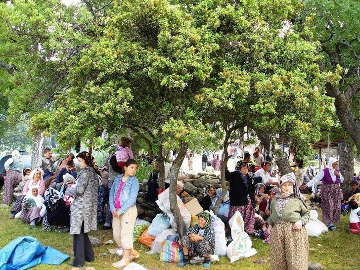 Sarıgöllü Çiftçilerden Bereket Duası G3