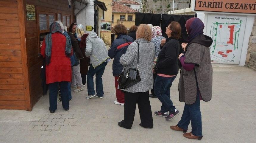 Emekli &Ouml;ğretmenler Sinop&rsquo;u Gezdi