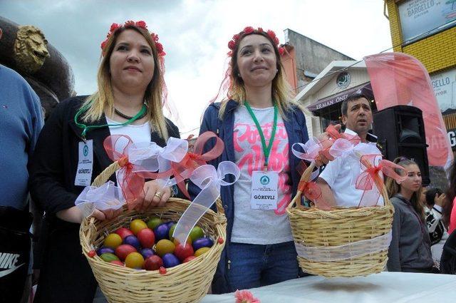 Renkli Yumurtalar Tokuşturuldu 2