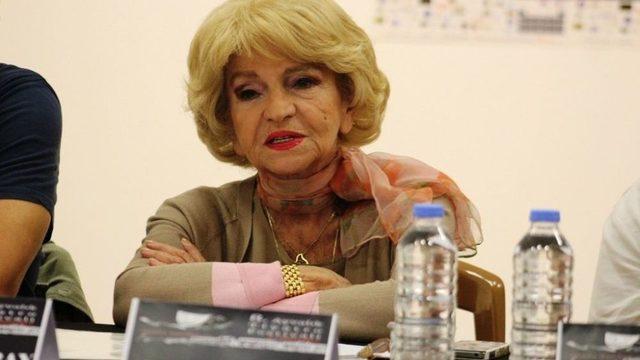 Ayvalık’ta Türk Tiyatrosu’nun Ünlü İsimleri Seyirciyle Söyleşti