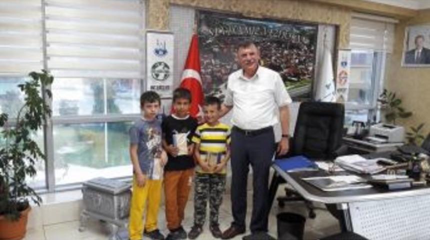 Beldenin Aksaklıklarını &Ccedil;ocuklar G&uuml;ndeme Getirdi