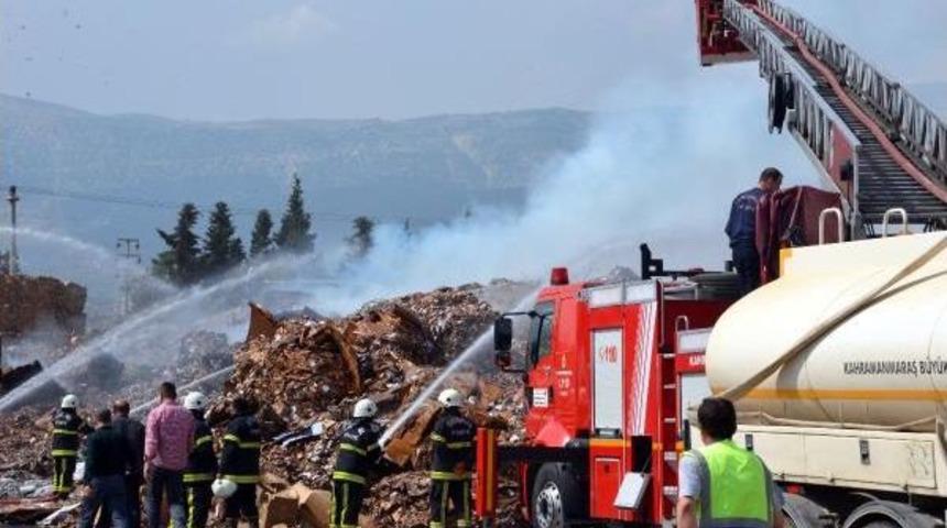 Kahramanmaraş'ta Atık Kağıt Fabrikasında Yangın