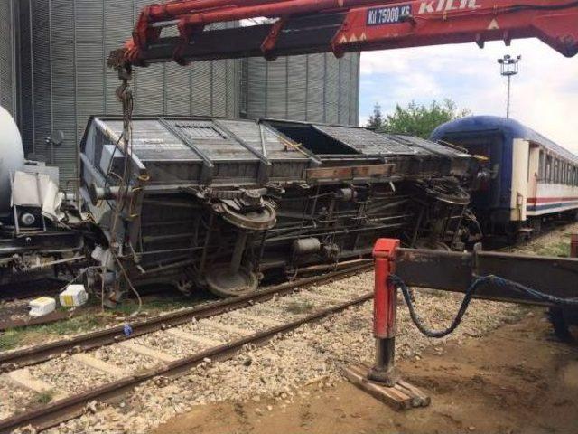 Kırıkkale'de Ilaçlama Yapan Tren Vagonu Devrildi:  Ölü, 3 Yaralı