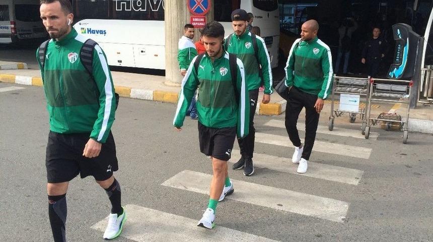 Bursaspor Kafilesi Trabzon&rsquo;a Geldi