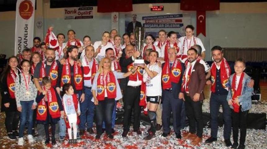 Kastamonu Belediyespor, Hentbolda Şampiyon Oldu