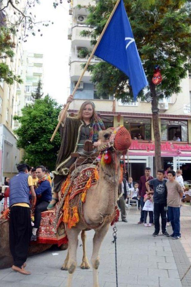 Yörükler Develerle Sokağa Çıktı