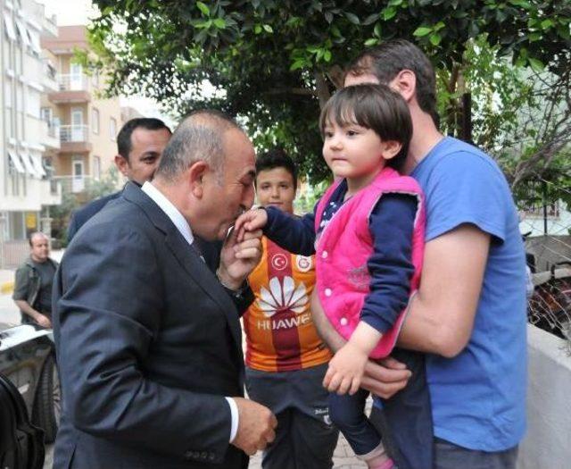 Bakan &Ccedil;avuşoğlu, &Ouml;zge yi Ziyaret Etti 1