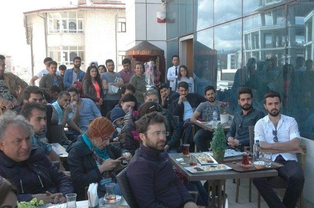 Öğretim Üyesinden İmza Ve Söyleşi Günü 1