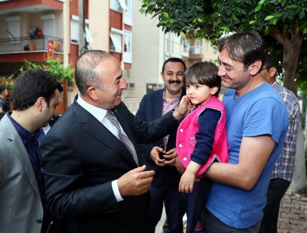 Bakan &Ccedil;avuşoğlun&rsquo;dan K&uuml;&ccedil;&uuml;k &Ouml;zge&rsquo;ye Ziyaret