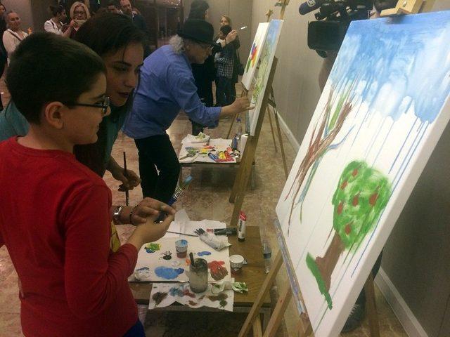 G&ouml;rme Engelli &Ccedil;ocuklar Anlattı, Ressamlar Tuvale Aktardı 1