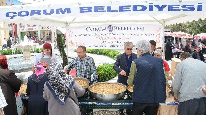 &Ccedil;orum&rsquo;da Belediye Hıdırellez Hediği Dağıttı