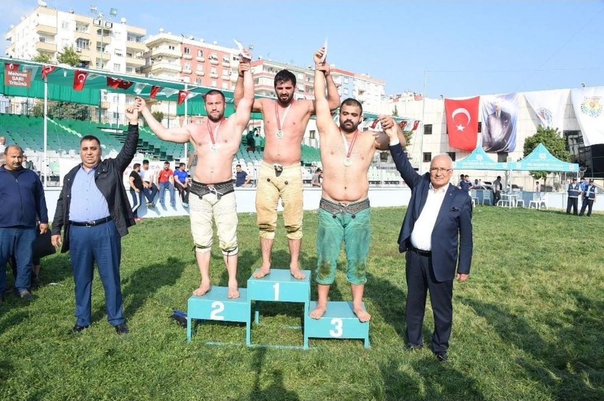 Eshab-ı Kehf Hıdırellez G&uuml;reşlerinde İbrahim B&ouml;l&uuml;kbaşı Başpehlivan Oldu