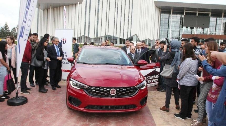 İşadamı M. Ali Top&ccedil;uoğlu&rsquo;ndan Ga&uuml;n&rsquo;l&uuml; &Ouml;ğrencilere Ara&ccedil; Desteği