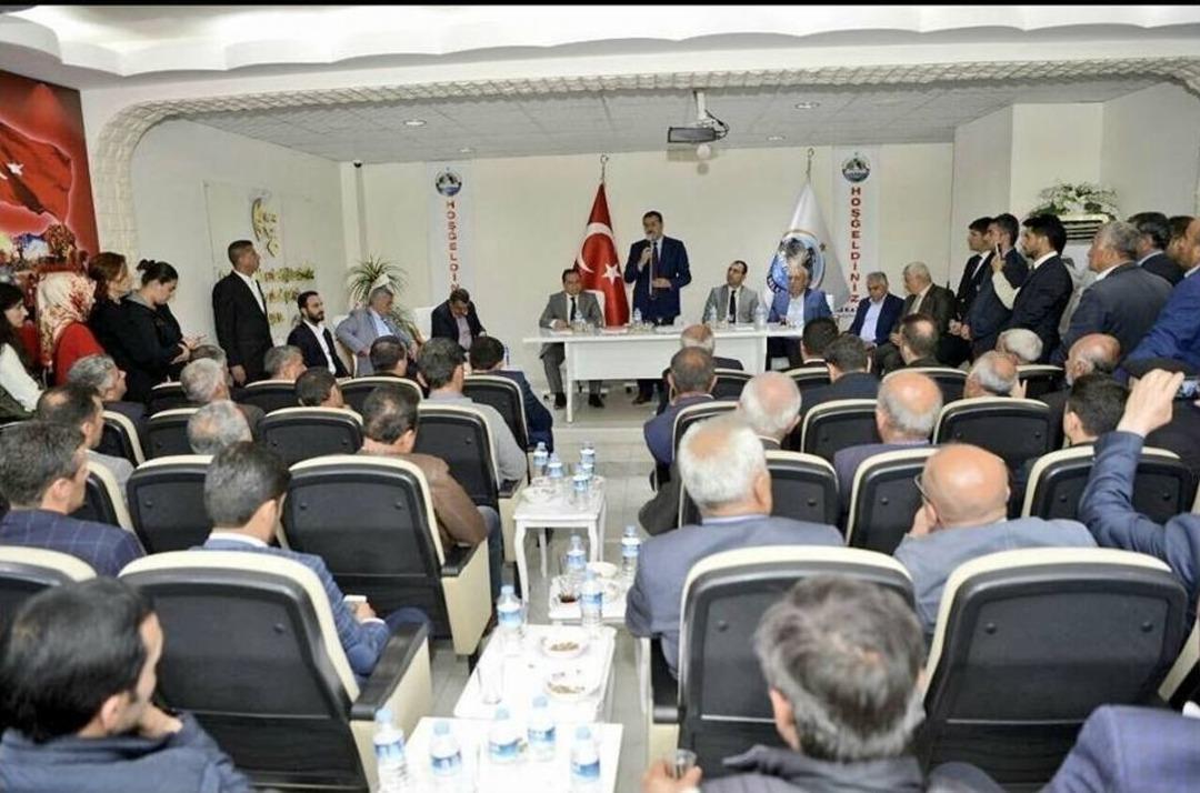 Bakan T&uuml;fenkci Ak&ccedil;adağ İl&ccedil;esini Ziyaret Etti