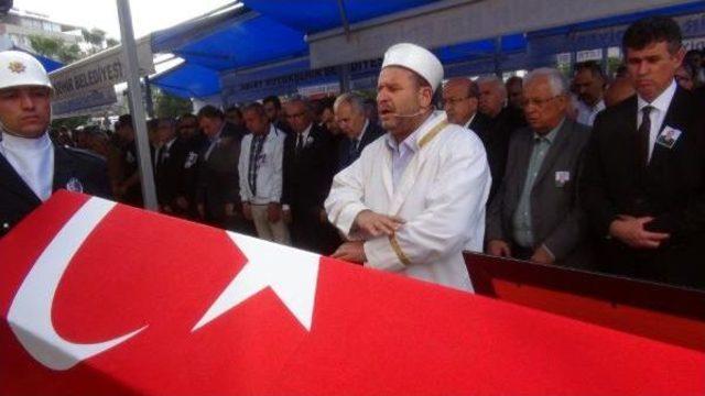 5 Yakınını Öldürüp Intihar Eden Denizhan'ı Sevgilisi Son Yolculuğuna Uğurladı (2)