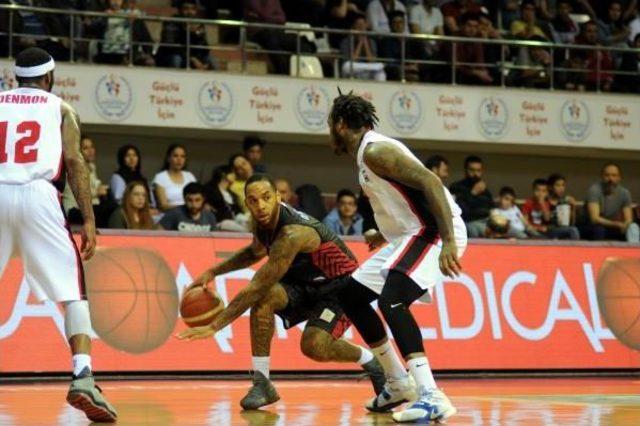 Gaziantep Basketbol-Muratbey Uşak: 111-91