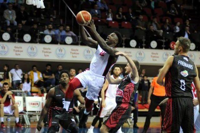 Gaziantep Basketbol-Muratbey Uşak: 111-91