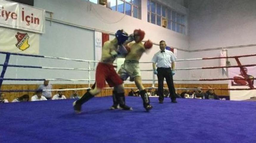 Bayburt'ta Kick Box Ş&ouml;leni